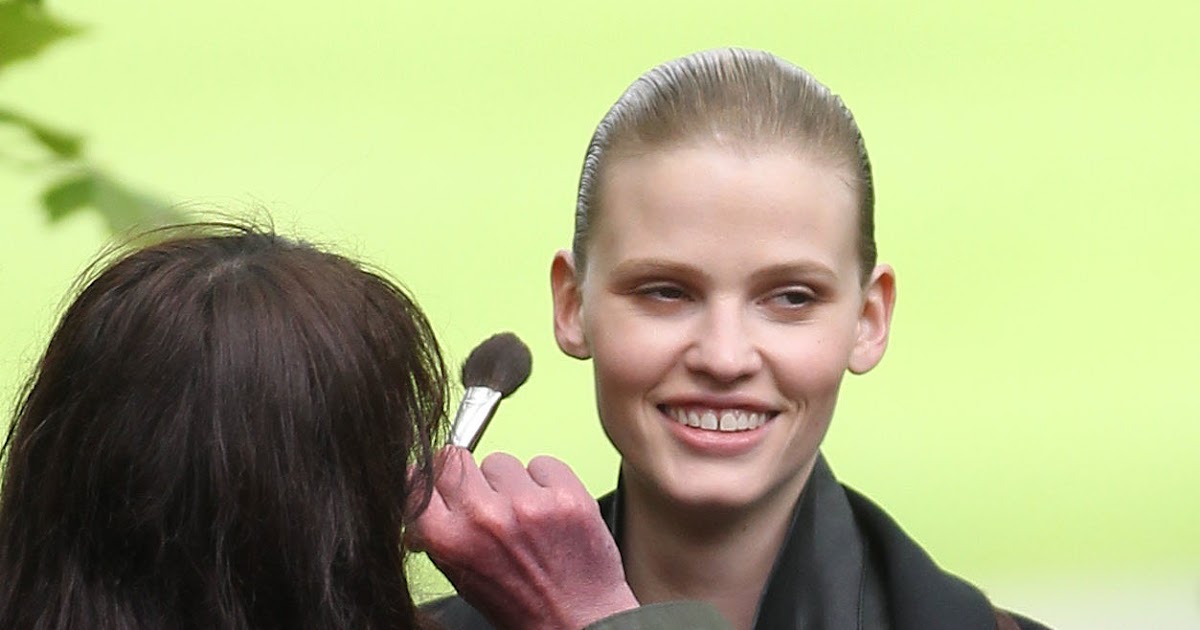 LARA STONE: backstage